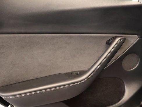 Used 2023 Tesla Model Y Performance image 27