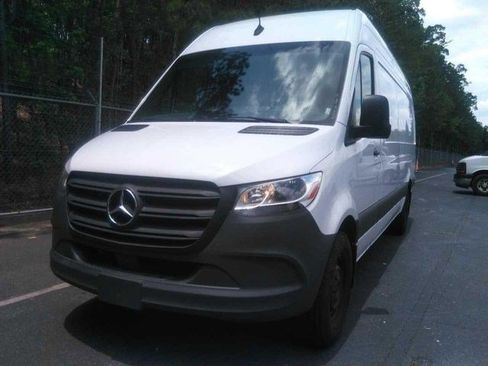 Used 2025 Mercedes-Benz Sprinter 2500 image 2