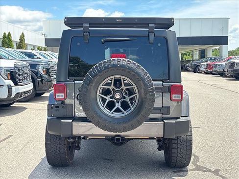 Used 2017 Jeep Wrangler Unlimited Sahara w/ Dual Top Group AWD/4WD image 5
