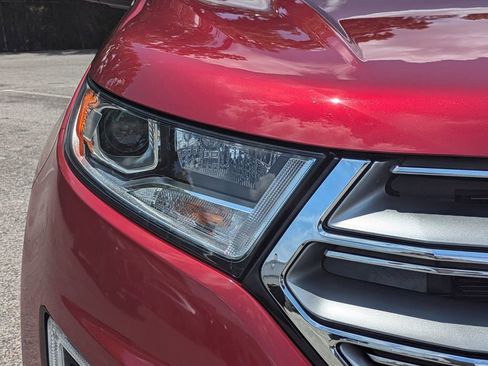 Used 2018 Ford Edge Titanium w/ Equipment Group 302A AWD/4WD image 10