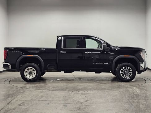 Used 2024 GMC Sierra 2500 SLT image 9