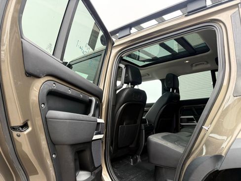 Used 2020 Land Rover Defender 110 SE AWD/4WD image 21