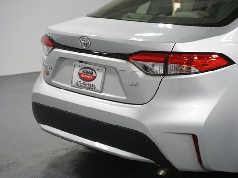 Certified 2022 Toyota Corolla LE image 9