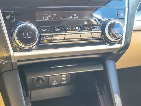 Used 2018 Subaru Outback 2.5i Premium image 14