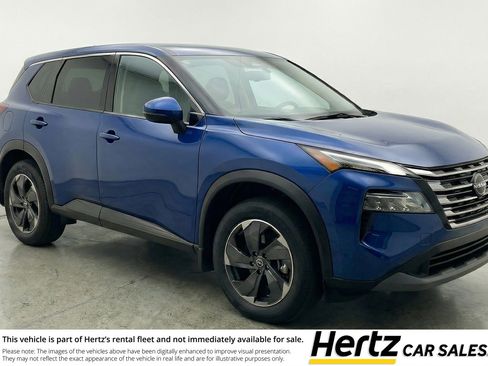 Used 2025 Nissan Rogue SV image 1