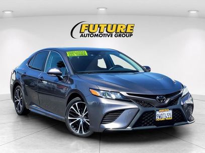 Used 2020 Toyota Camry SE w/ Convenience Package