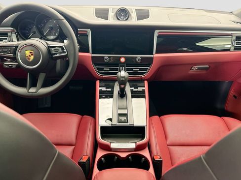 Used 2026 Porsche Macan AWD/4WD image 15