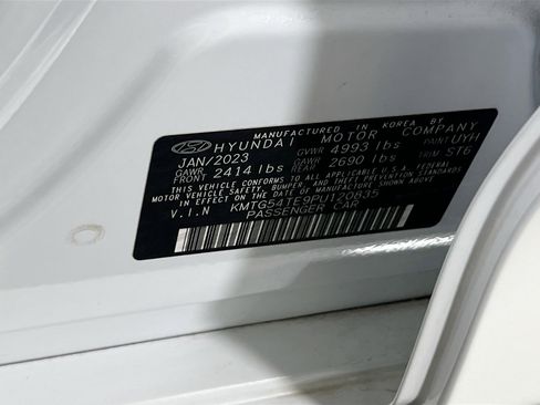 Used 2023 Genesis G70 3.3T w/ Sport Prestige Package image 33