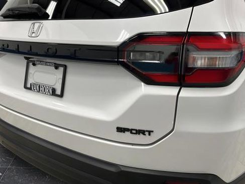 Used 2023 Honda Pilot Sport image 35
