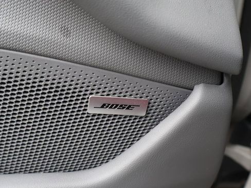 Used 2022 Porsche Taycan image 36