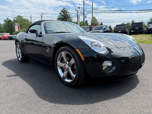 Used 2007 Pontiac Solstice GXP w/ Premium Package RWD image 2