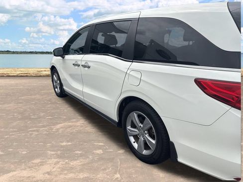 Used 2019 Honda Odyssey EX image 5