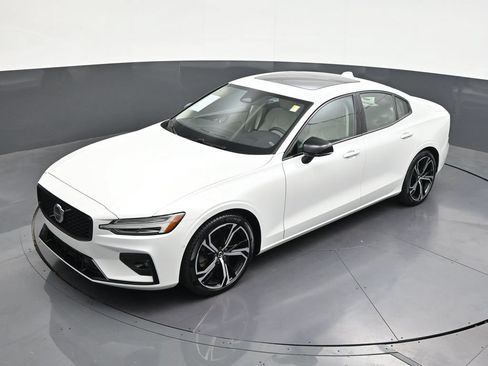 Certified 2024 Volvo S60 B5 Plus FWD image 17
