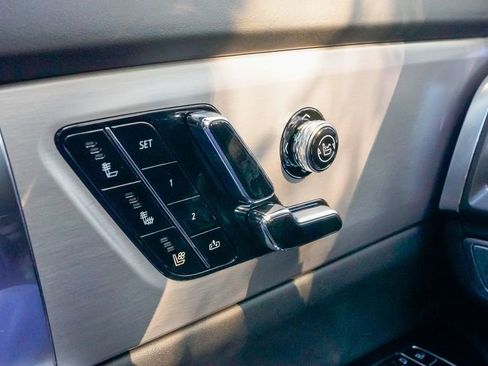 Used 2026 Cadillac Vistiq Platinum image 24