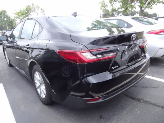 Used 2025 Toyota Camry LE FWD image 5