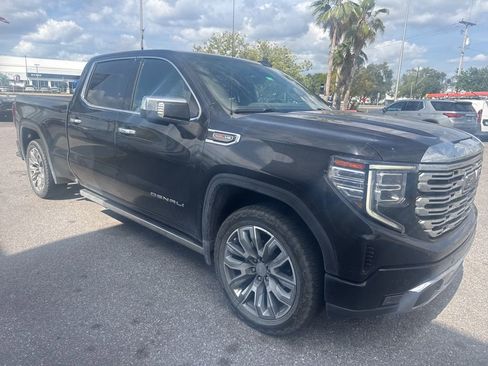 Used 2023 GMC Sierra 1500 Denali w/ Denali Reserve Package AWD/4WD image 3