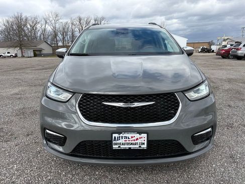 Used 2023 Chrysler Pacifica Limited FWD image 23