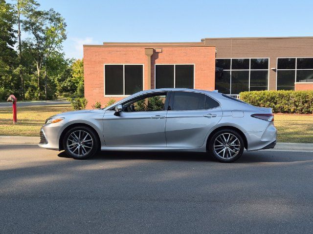Used 2024 Toyota Camry XLE w/ Navigation Package FWD image 10