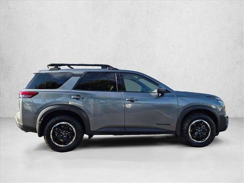 Used 2025 Nissan Pathfinder Rock Creek AWD/4WD image 4