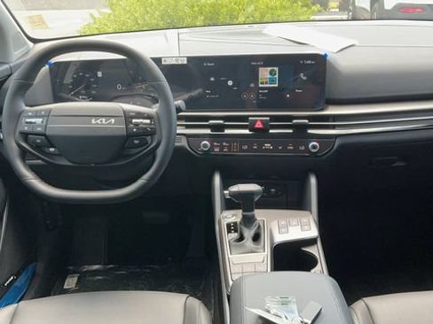 New 2026 Kia Sportage SX AWD/4WD image 18