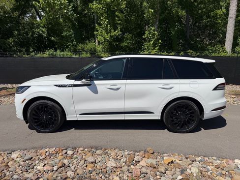 New 2026 Lincoln Aviator Reserve AWD/4WD image 2