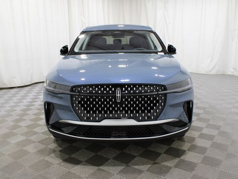 Used 2025 Lincoln Nautilus Premier AWD/4WD image 30