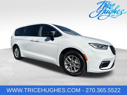 Used 2024 Chrysler Pacifica Touring-L