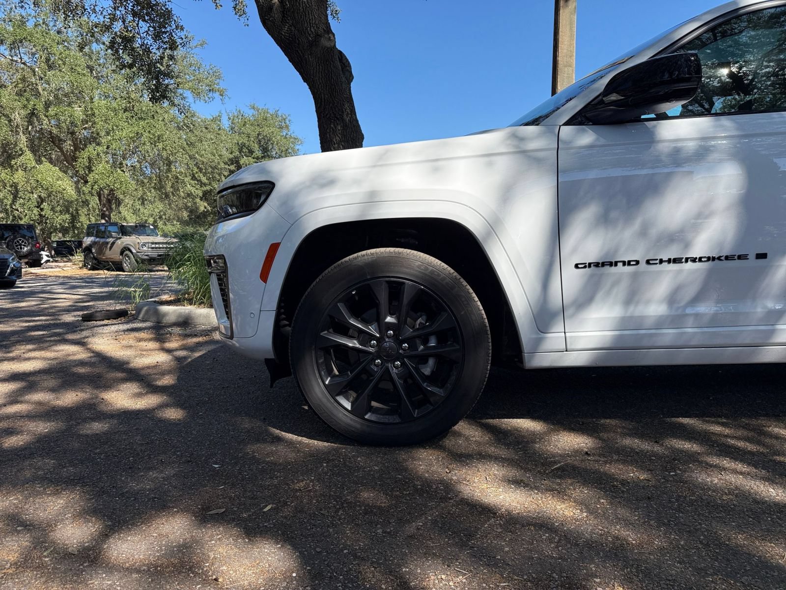 Used 2026 Jeep Grand Cherokee Limited AWD/4WD image 9