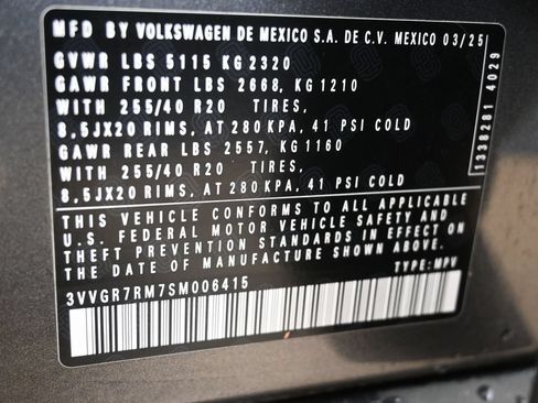 Used 2025 Volkswagen Tiguan SE R-Line AWD/4WD image 35