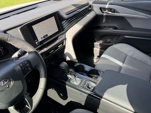 Certified 2025 Toyota Camry SE AWD/4WD image 15