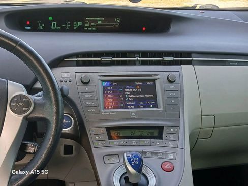Used 2015 Toyota Prius Four image 27