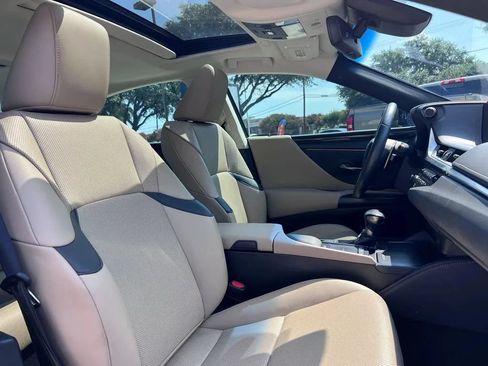 Used 2020 Lexus ES 350 w/ Accessory Package 2 FWD image 29