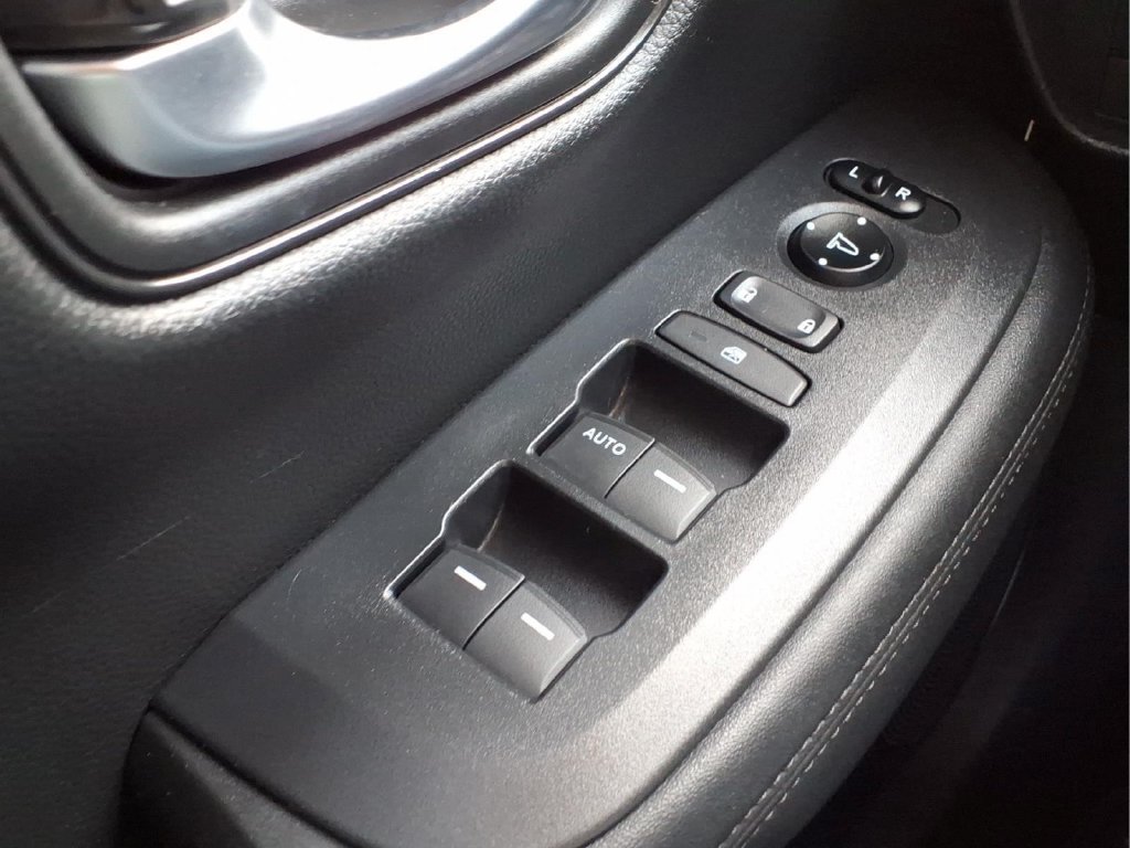 Certified 2025 Honda HR-V LX image 19
