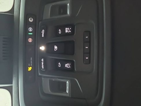 Used 2025 GMC Sierra 1500 Denali Ultimate AWD/4WD image 31