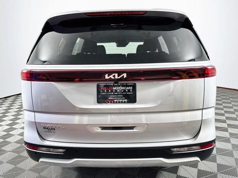 Used 2023 Kia Carnival LX w/ Paint Protection Package FWD image 6