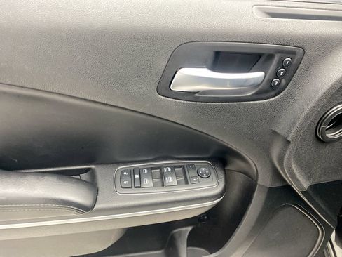 Used 2022 Dodge Charger SXT w/ Leather Interior Group RWD image 12