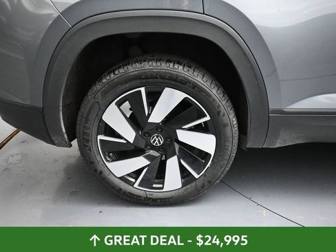 Used 2024 Volkswagen Atlas Cross Sport SE image 19