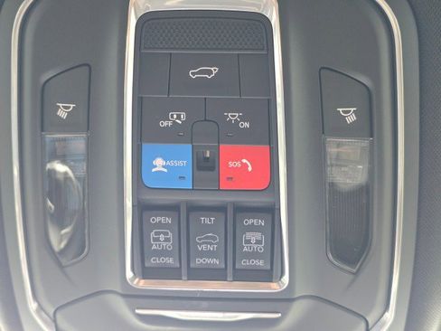 New 2025 Jeep Grand Cherokee Limited AWD/4WD image 40