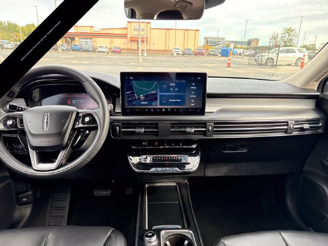 Used 2023 Lincoln Corsair AWD w/ Equipment Group 101A image 15