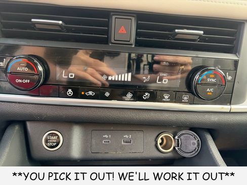 Used 2023 Nissan Rogue SV w/ SV Premium B Package FWD image 14