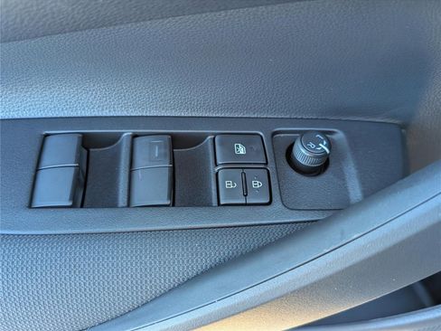 Used 2026 Toyota Corolla LE image 17