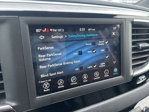 Used 2020 Chrysler Pacifica Touring-L image 25