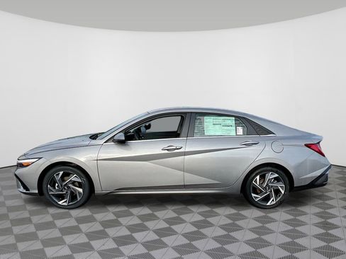 New 2026 Hyundai Elantra Limited FWD image 29