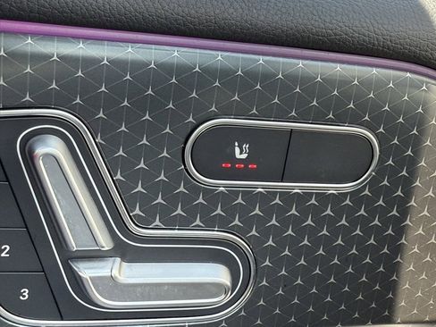 Used 2025 Mercedes-Benz GLB 250 4MATIC image 14