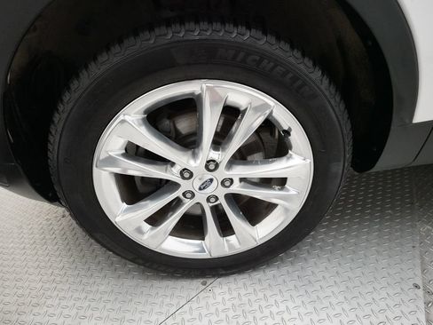 Used 2019 Ford Explorer XLT w/ Equipment Group 202A AWD/4WD image 30