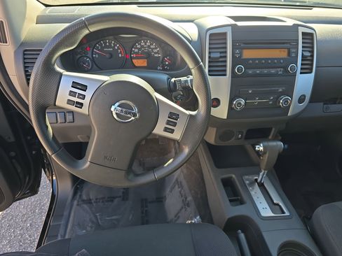 Used 2015 Nissan Frontier S image 18