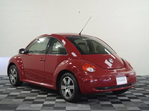 Used 2006 Volkswagen Beetle Coupe w/ Package 1 FWD image 3