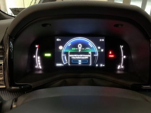 Used 2025 Toyota Camry SE w/ Convenience Package FWD image 30