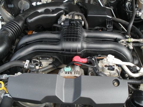 Used 2013 Subaru Outback 2.5i Premium AWD/4WD image 11