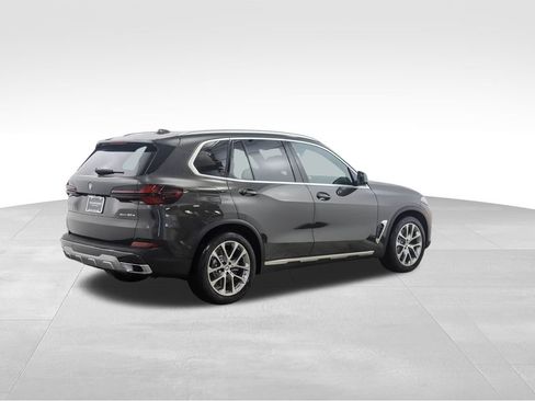 New 2026 BMW X5 xDrive50e image 5